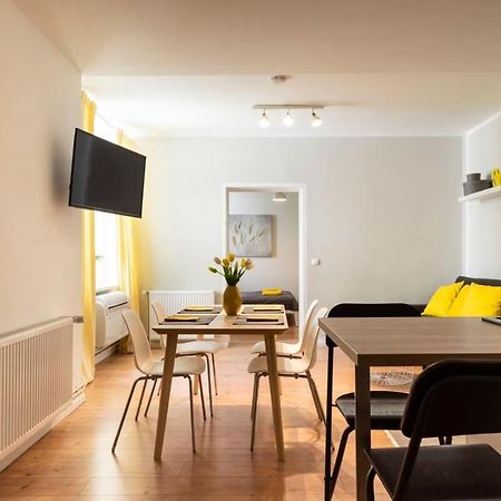 Cosy Two Br Plus Self Checkin Plus Street Parking Berlín Exterior foto