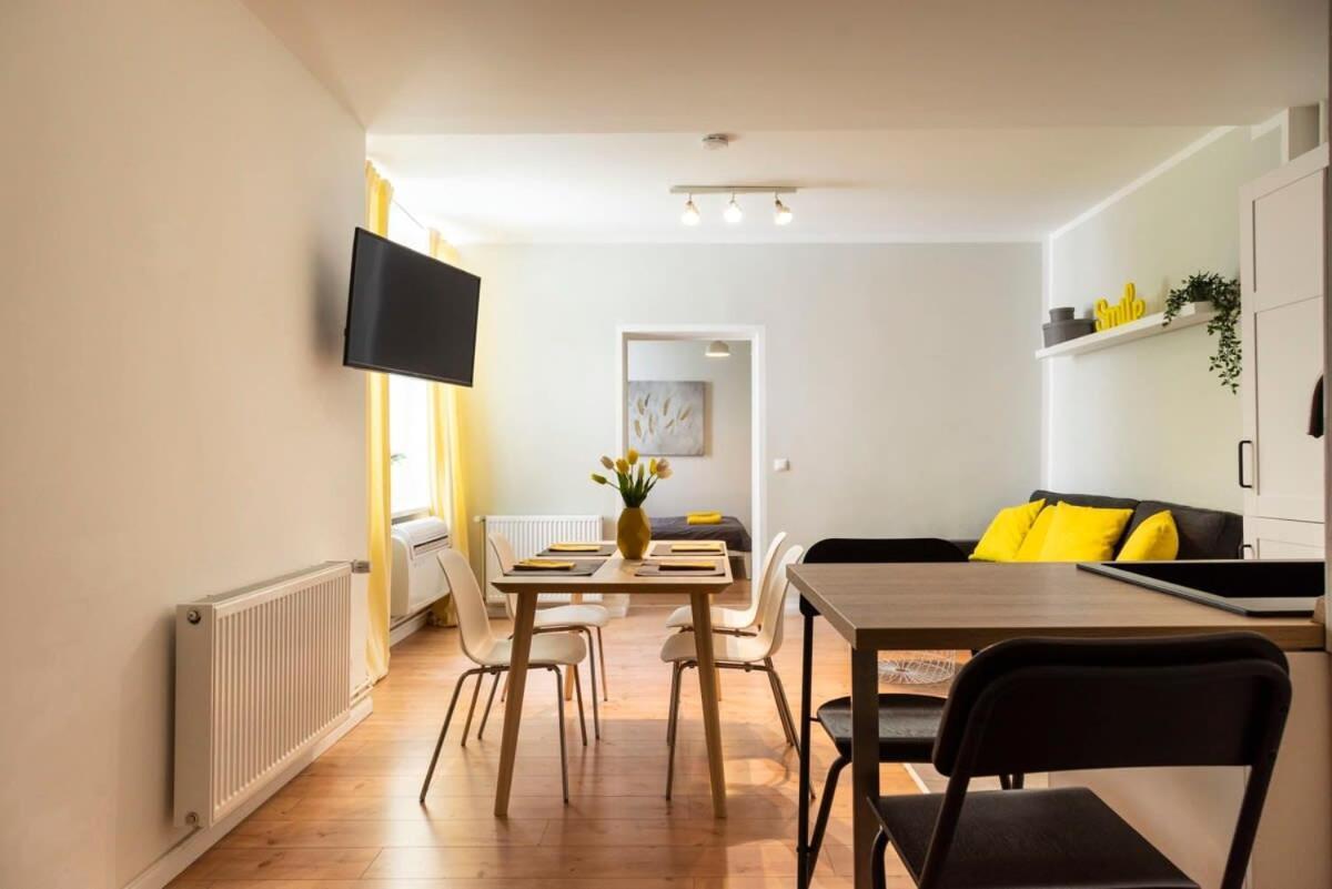 Cosy Two Br Plus Self Checkin Plus Street Parking Berlín Exterior foto