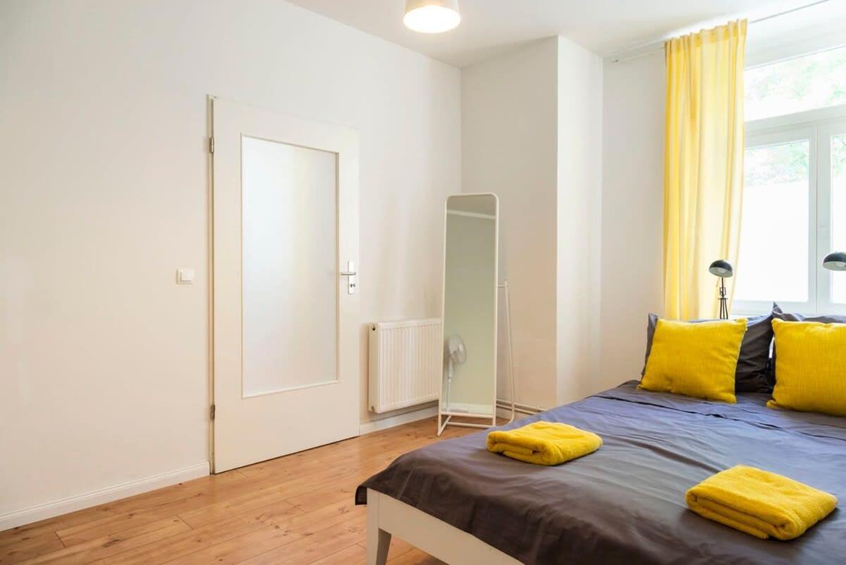 Cosy Two Br Plus Self Checkin Plus Street Parking Berlín Exterior foto
