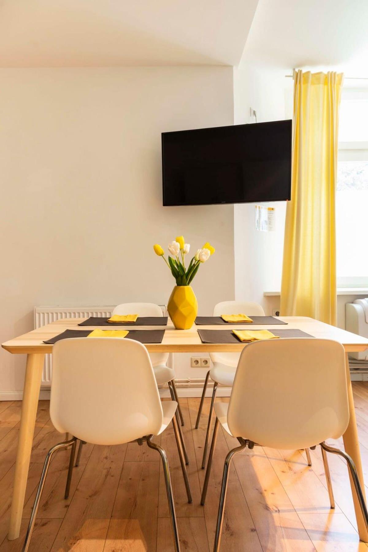 Cosy Two Br Plus Self Checkin Plus Street Parking Berlín Exterior foto