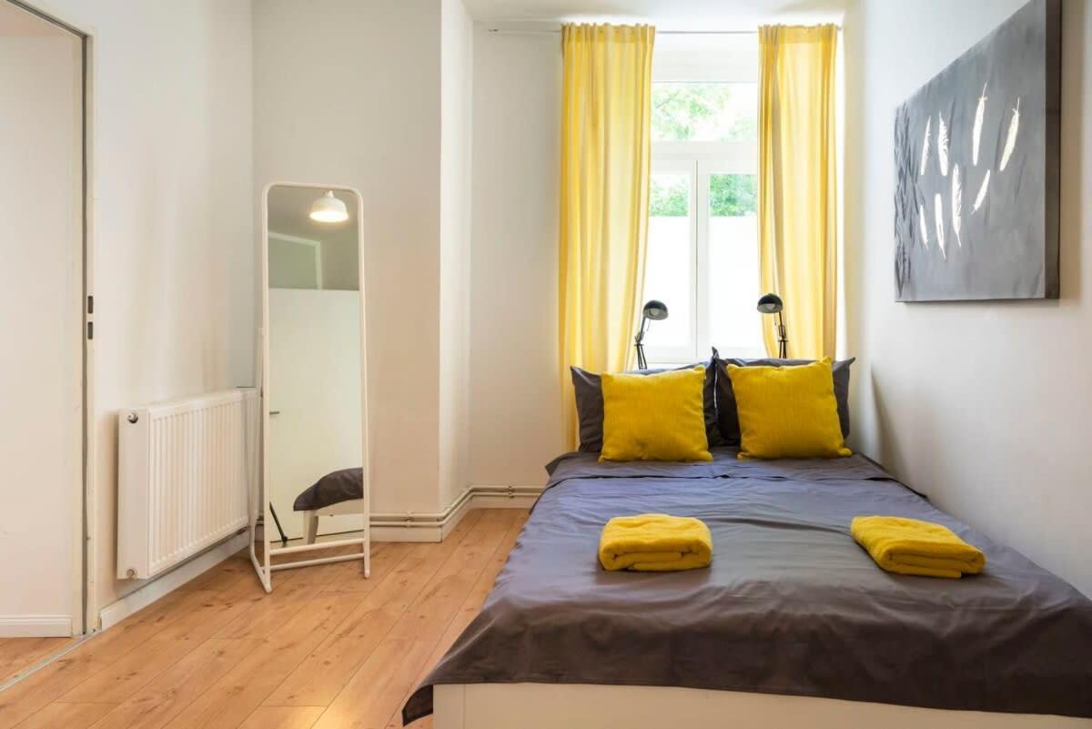 Cosy Two Br Plus Self Checkin Plus Street Parking Berlín Exterior foto